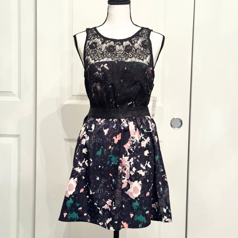 Kimchi Blue Black Lace Neckline A-Line Cocktail Dress, Size XS